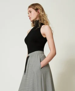 Top Halter Fitted In Maglia